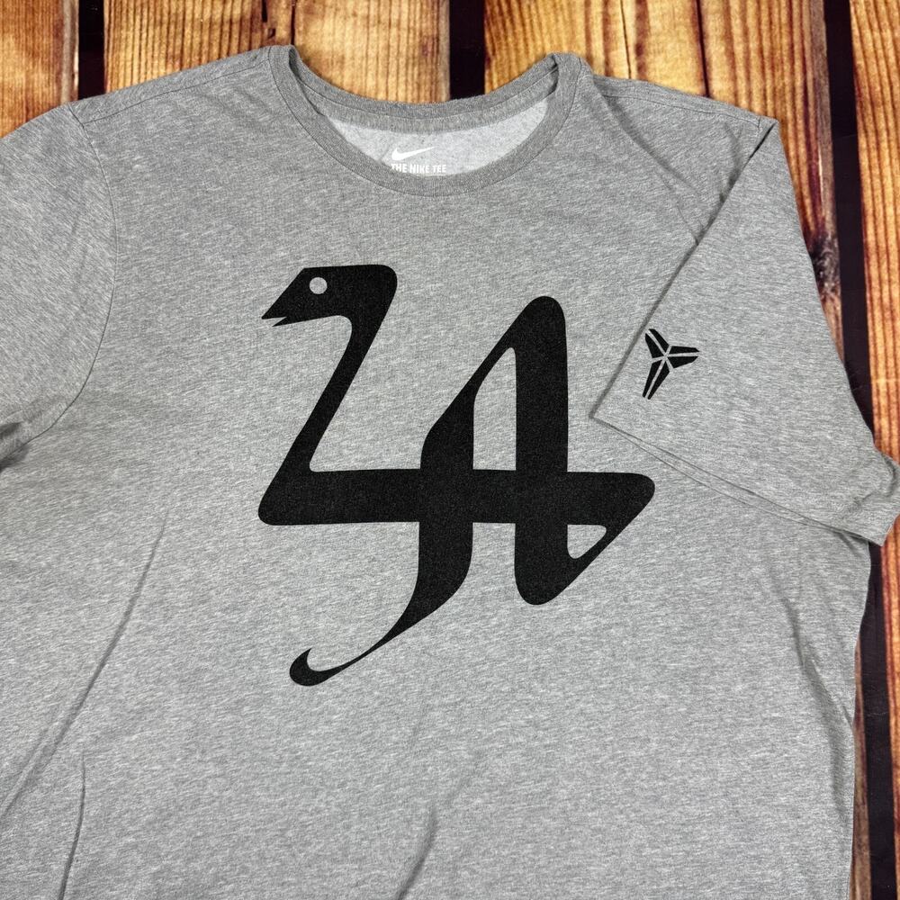Kobe Bryant #24 Snake T-Shirt Mens XXL Gray Lakers Black Mamba Short Sleeve Tee